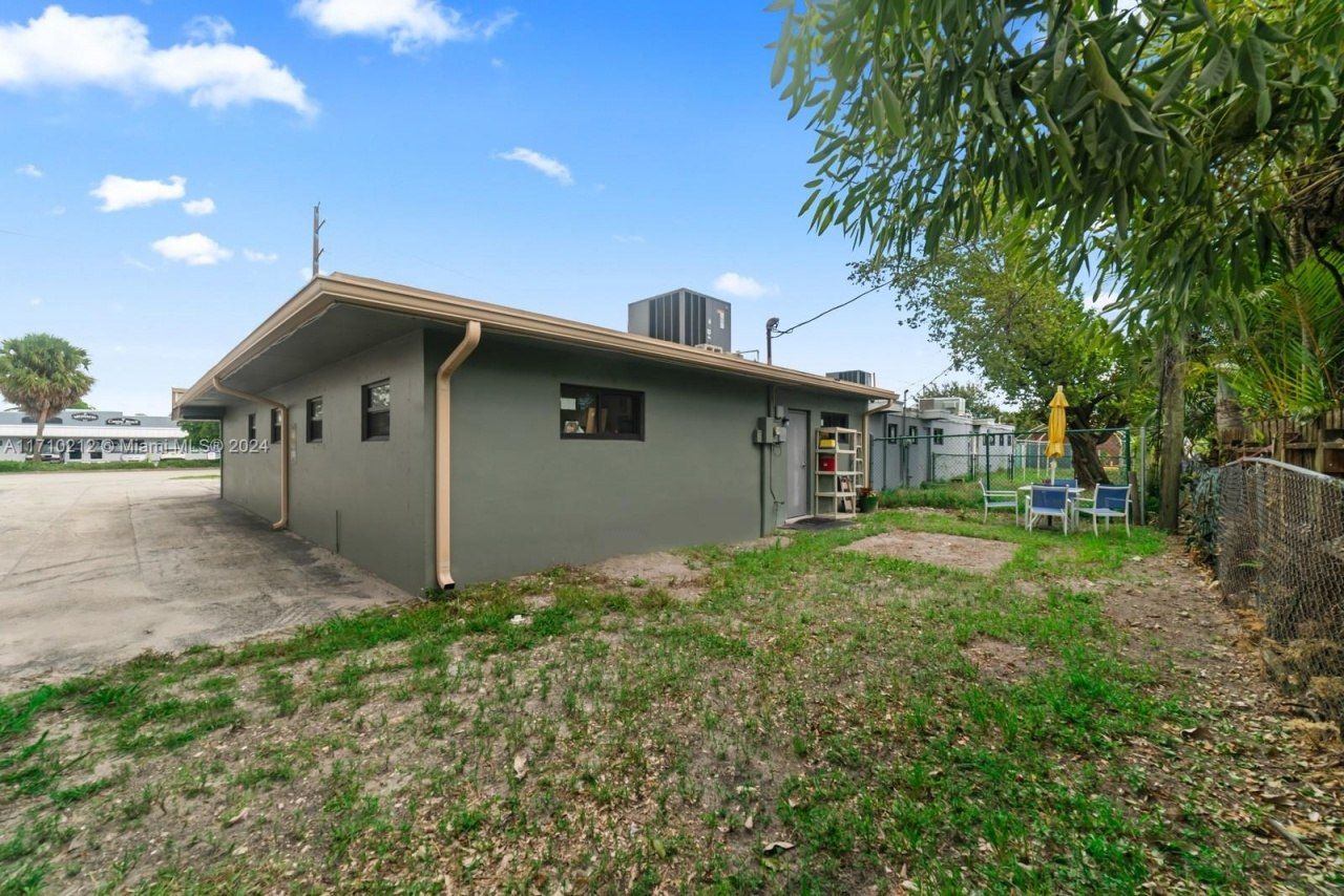 370 NE 44th St, Oakland Park, FL 33334 Photo
