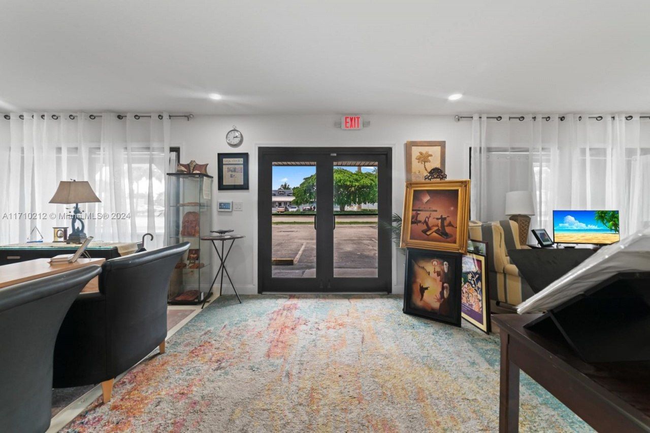 370 NE 44th St, Oakland Park, FL 33334 Photo