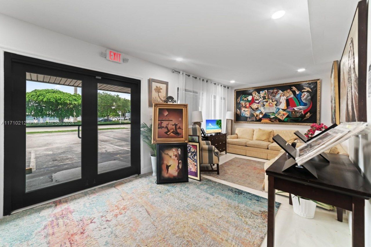 370 NE 44th St, Oakland Park, FL 33334 Photo