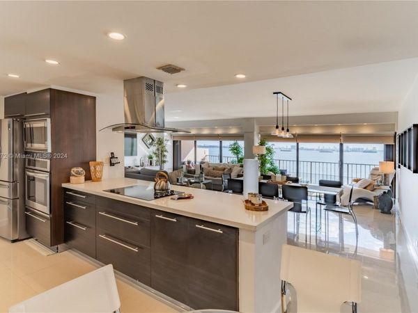 1800 NE 114th St, Unit 1105, Miami, FL 33181