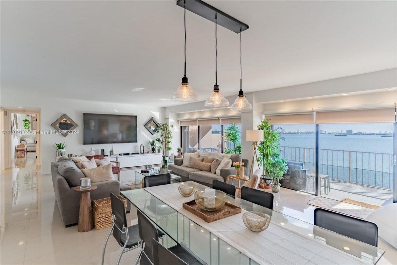 1800 NE 114th St, Unit 1105, Miami, FL 33181 Photo