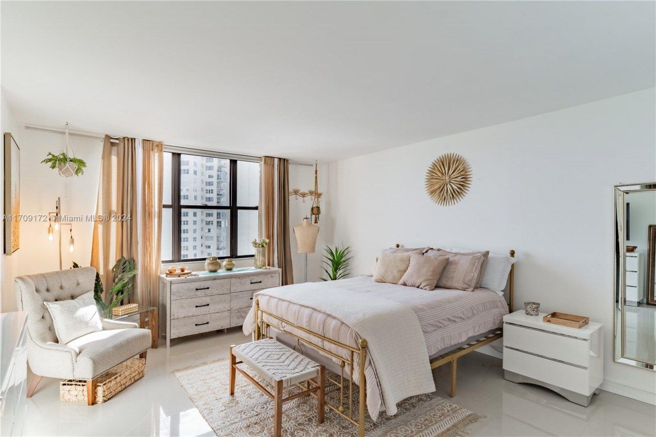 1800 NE 114th St, Unit 1105, Miami, FL 33181 Photo