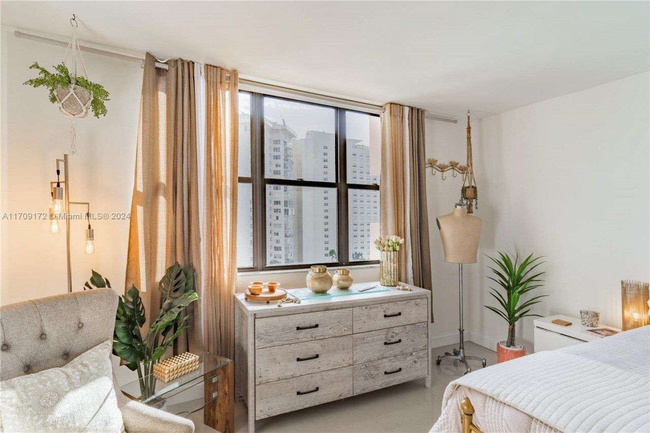 1800 NE 114th St, Unit 1105, Miami, FL 33181 Photo