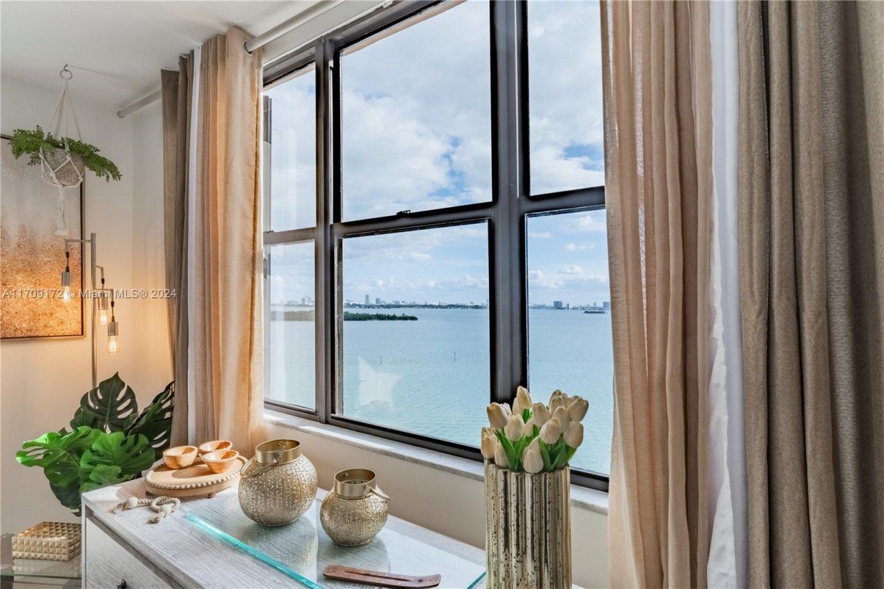 1800 NE 114th St, Unit 1105, Miami, FL 33181 Photo