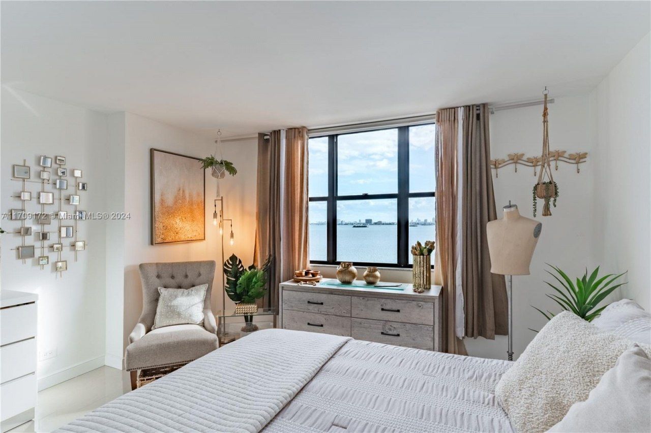 1800 NE 114th St, Unit 1105, Miami, FL 33181 Photo