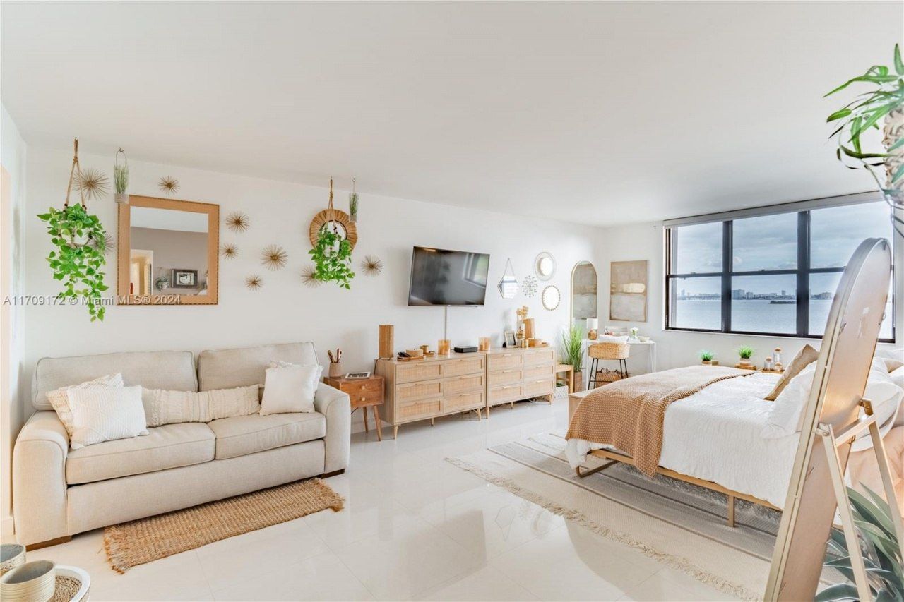 1800 NE 114th St, Unit 1105, Miami, FL 33181 Photo