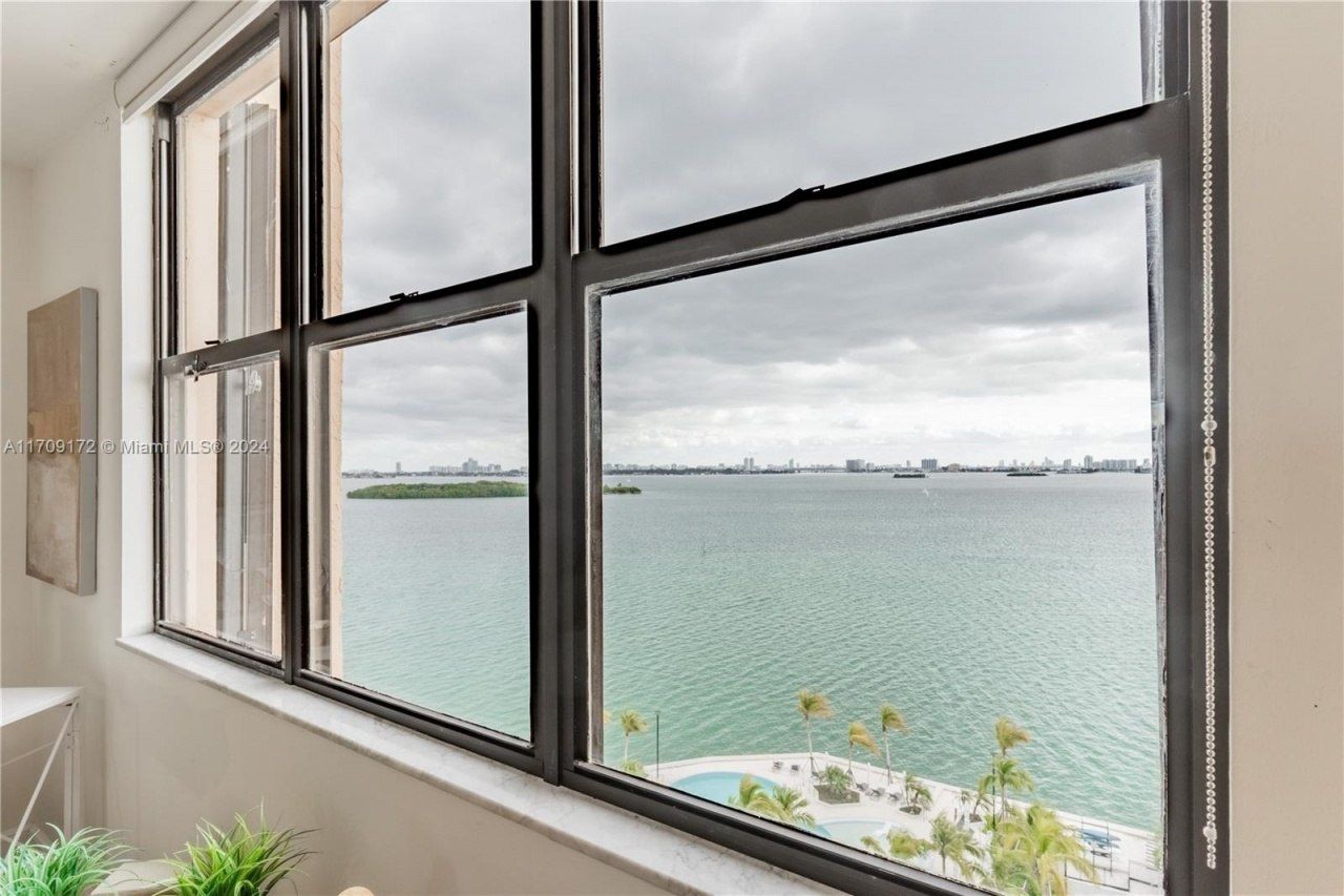 1800 NE 114th St, Unit 1105, Miami, FL 33181 Photo