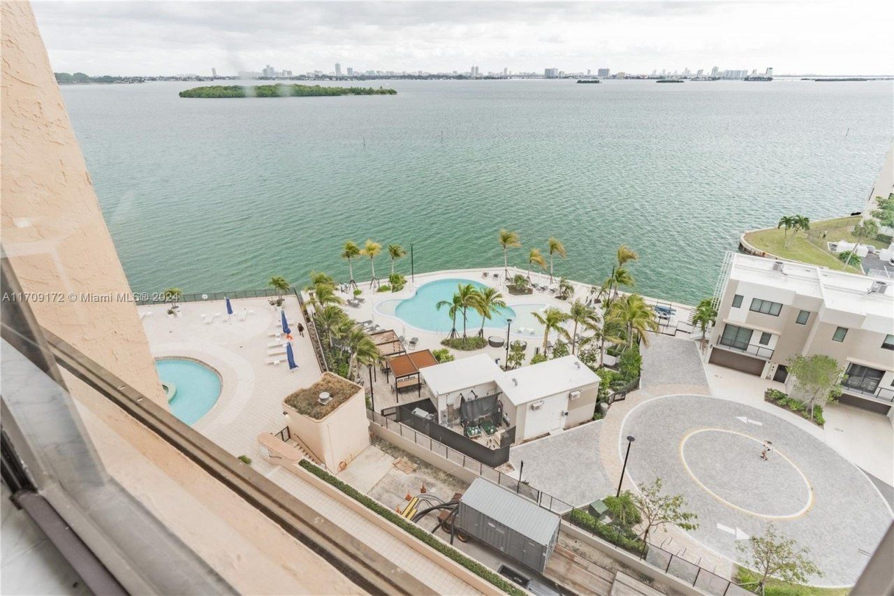 1800 NE 114th St, Unit 1105, Miami, FL 33181 Photo