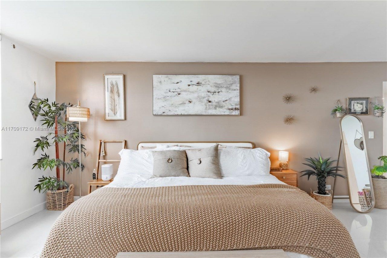 1800 NE 114th St, Unit 1105, Miami, FL 33181 Photo