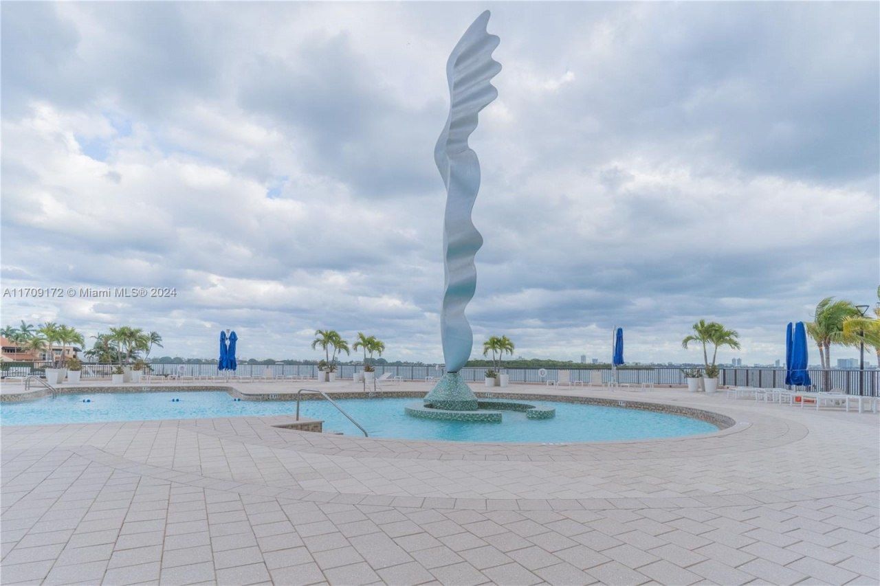 1800 NE 114th St, Unit 1105, Miami, FL 33181 Photo