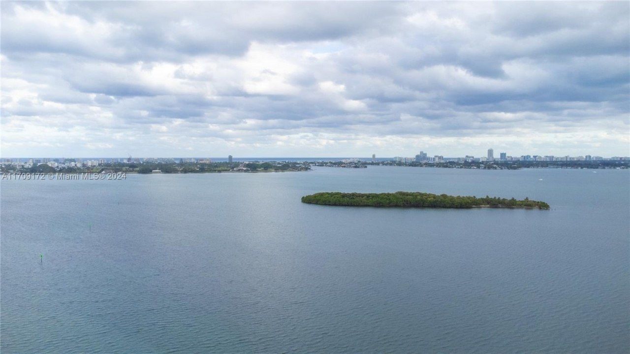 1800 NE 114th St, Unit 1105, Miami, FL 33181 Photo