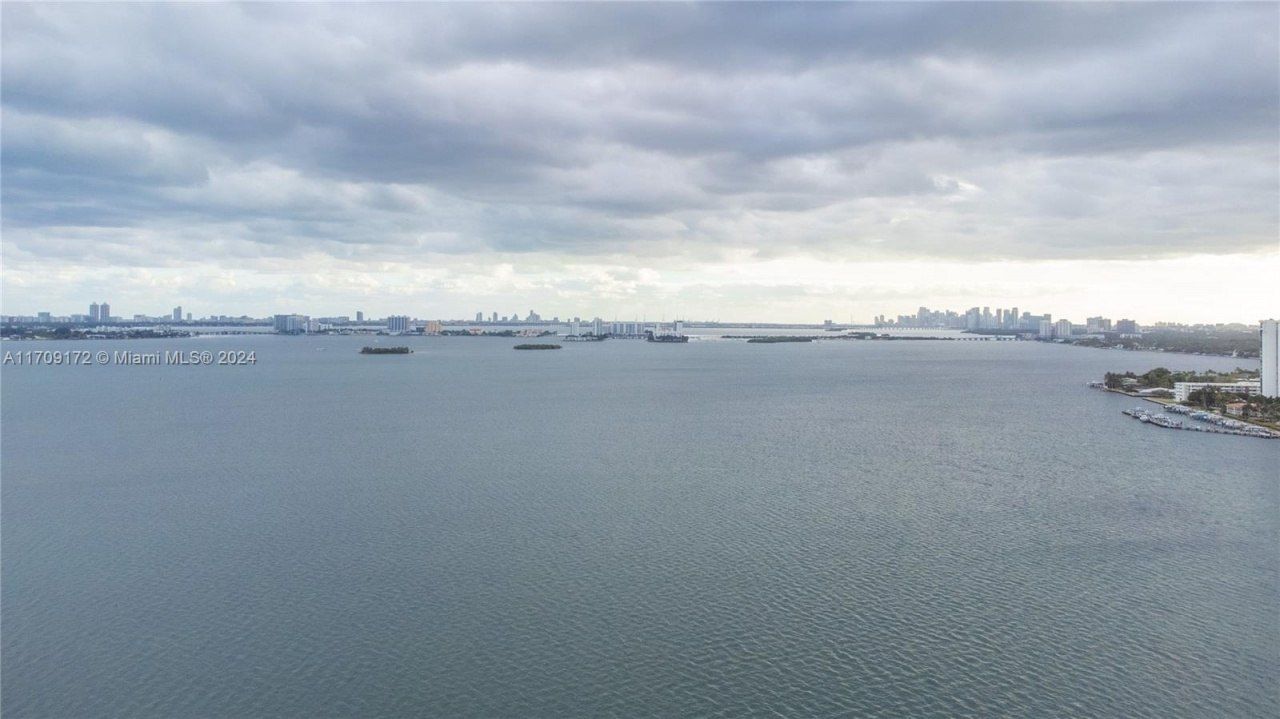 1800 NE 114th St, Unit 1105, Miami, FL 33181 Photo