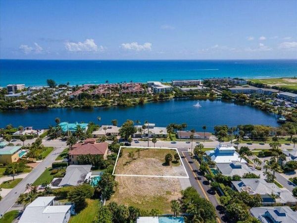 401 Olympus Drive, Juno Beach, FL 33408