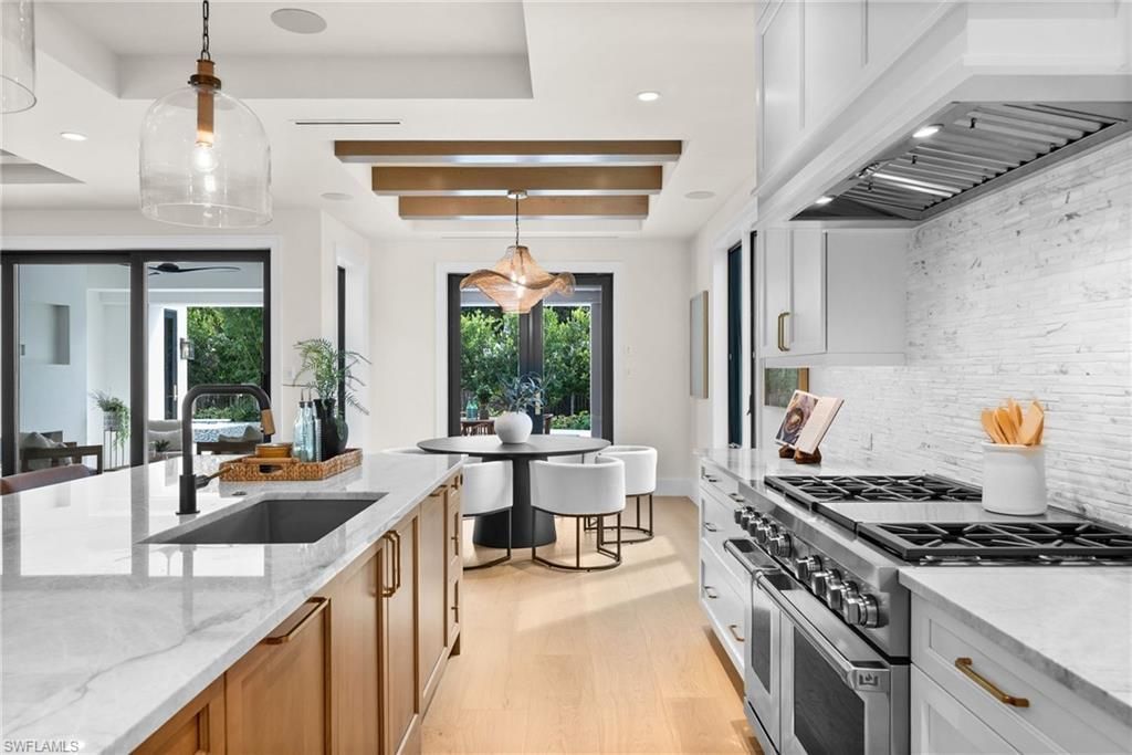 1120 10th Ave N, Naples, FL 34102 Photo