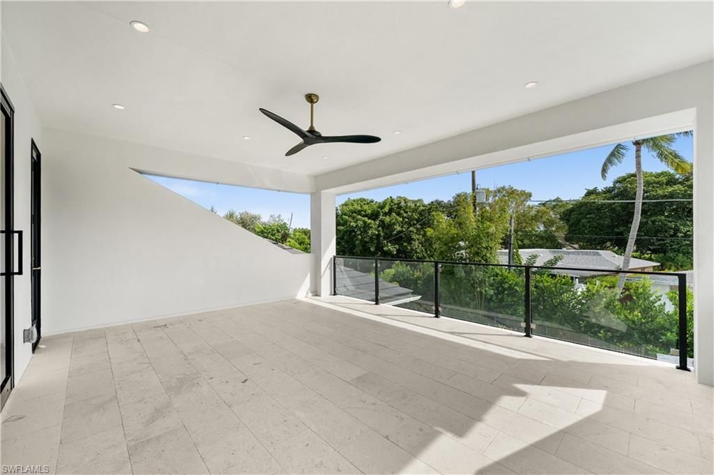 1120 10th Ave N, Naples, FL 34102 Photo