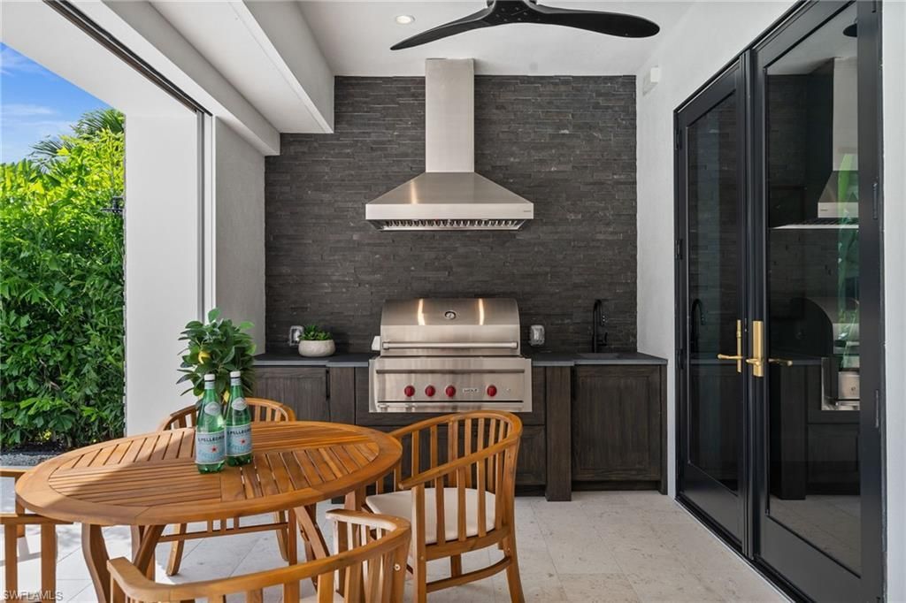 1120 10th Ave N, Naples, FL 34102 Photo