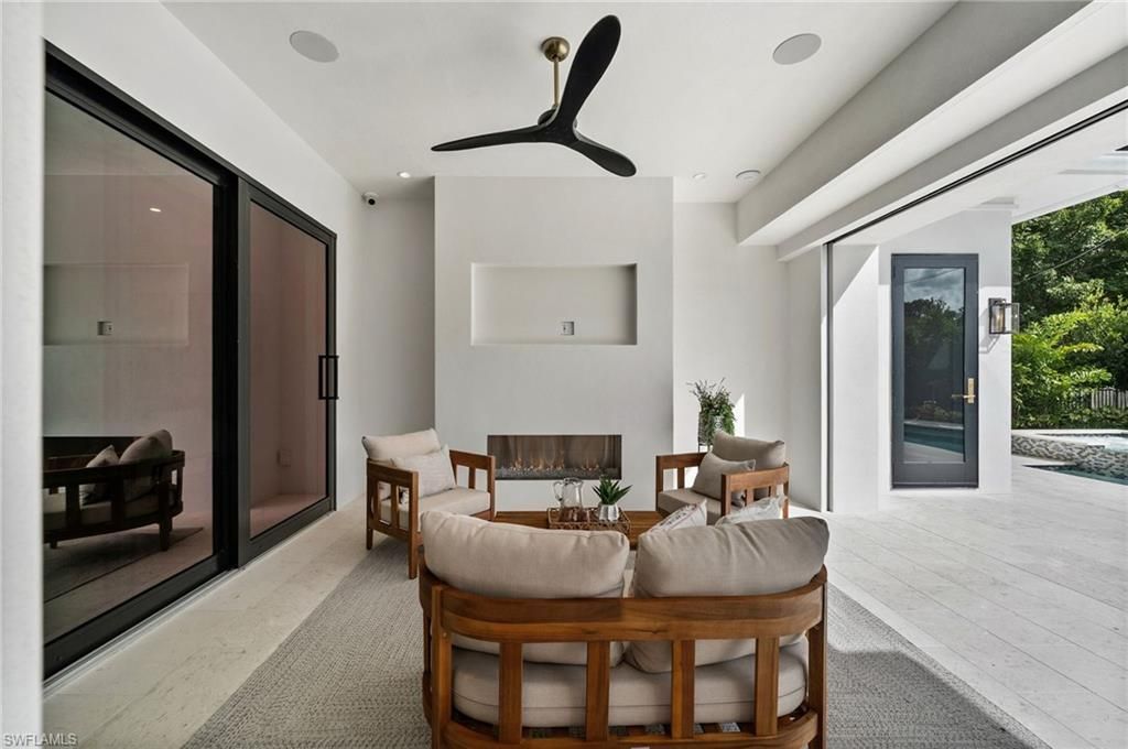 1120 10th Ave N, Naples, FL 34102 Photo