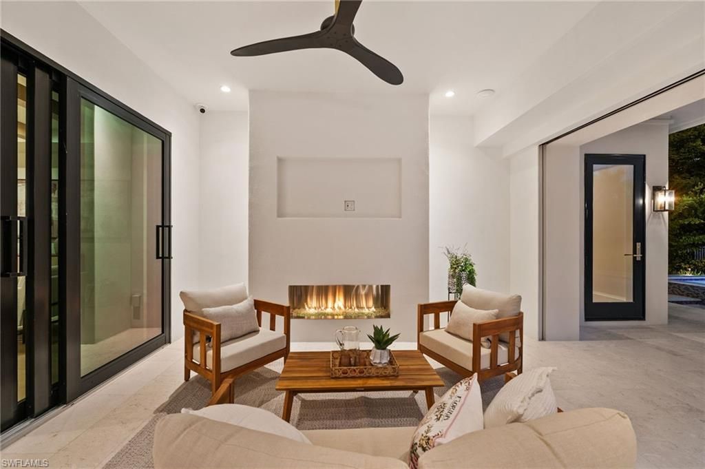 1120 10th Ave N, Naples, FL 34102 Photo