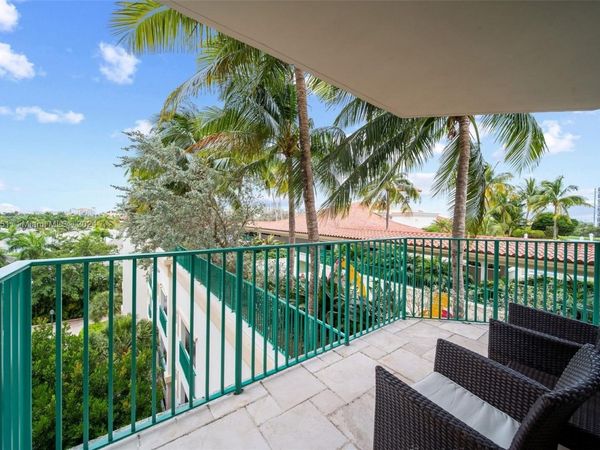 19900 E Country Club Dr, Unit 610, Aventura, FL 33180