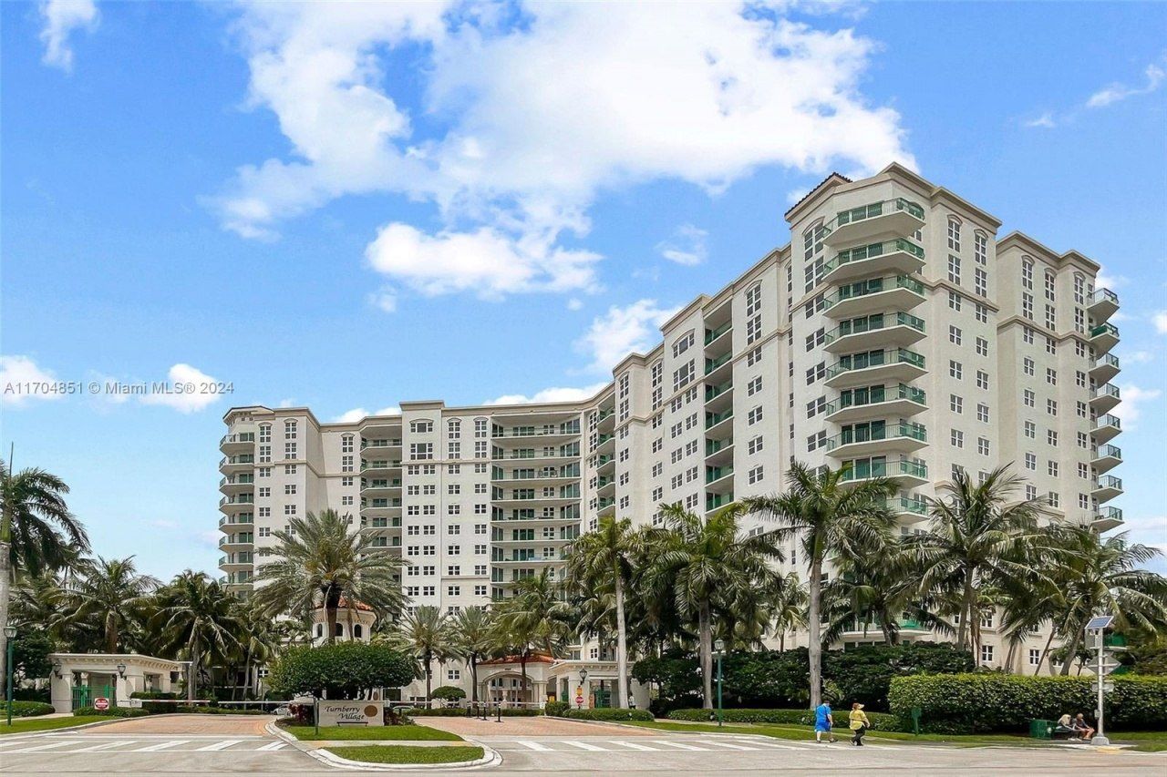 19900 E Country Club Dr, Unit 610, Aventura, FL 33180 Photo