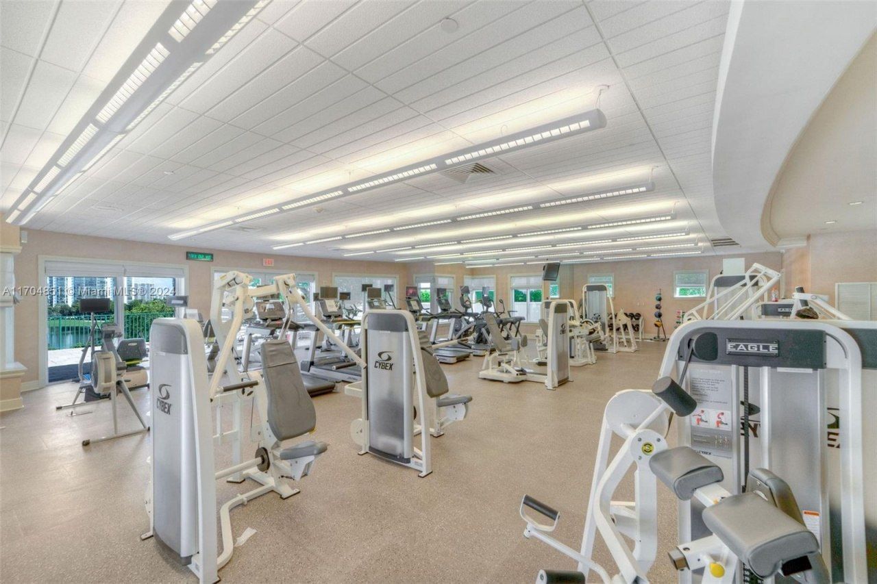 19900 E Country Club Dr, Unit 610, Aventura, FL 33180 Photo