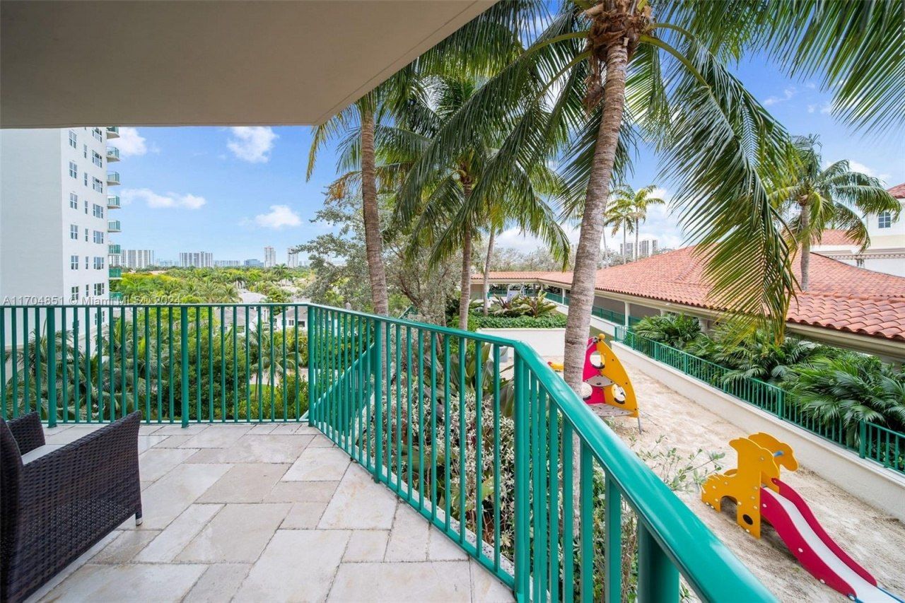 19900 E Country Club Dr, Unit 610, Aventura, FL 33180 Photo