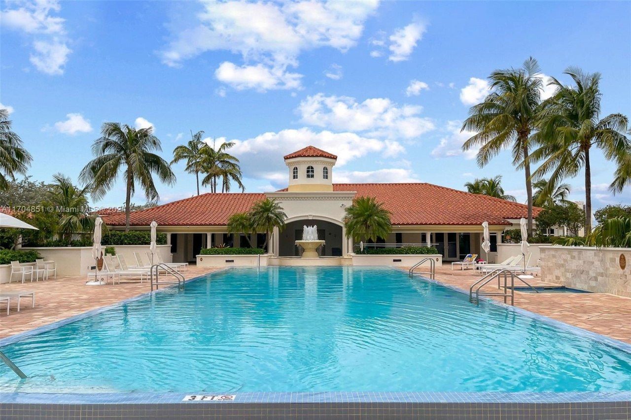 19900 E Country Club Dr, Unit 610, Aventura, FL 33180 Photo