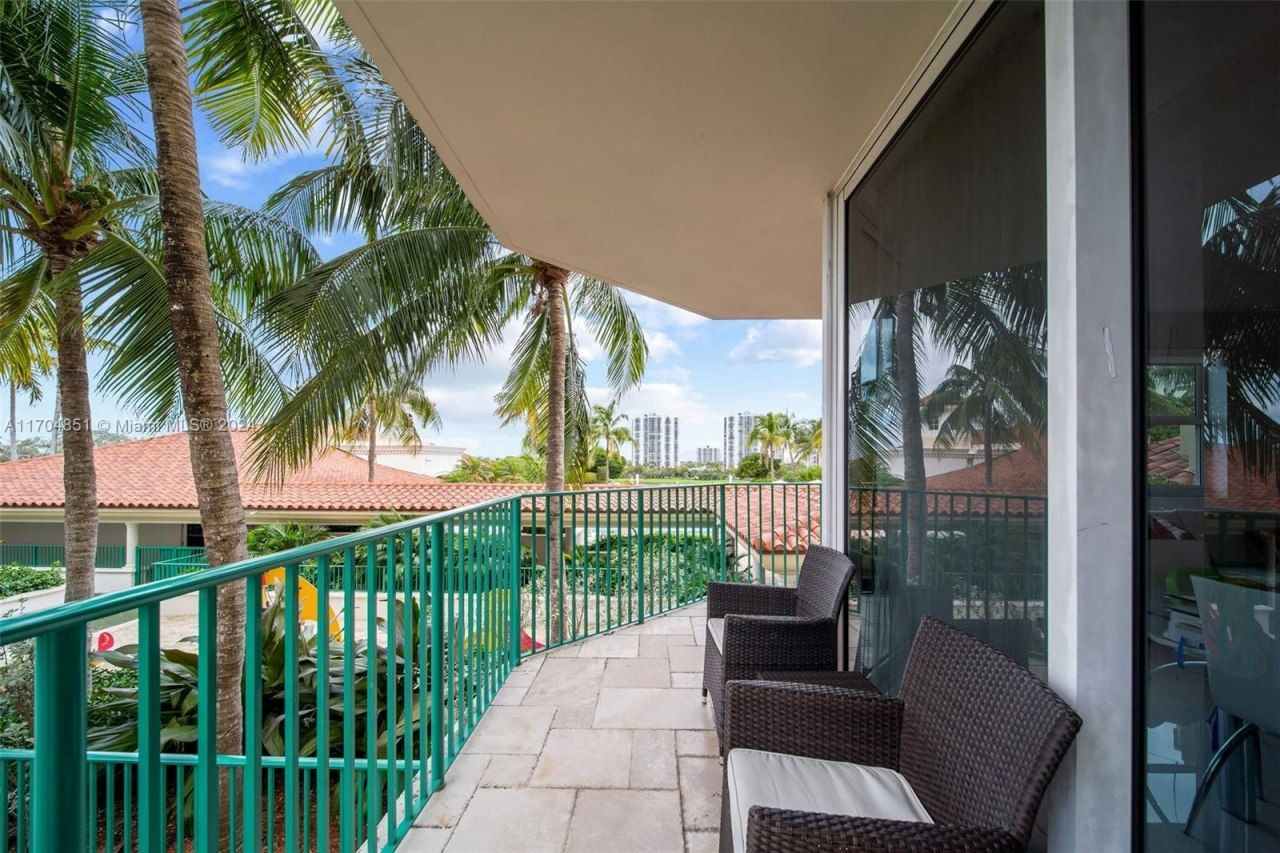 19900 E Country Club Dr, Unit 610, Aventura, FL 33180 Photo