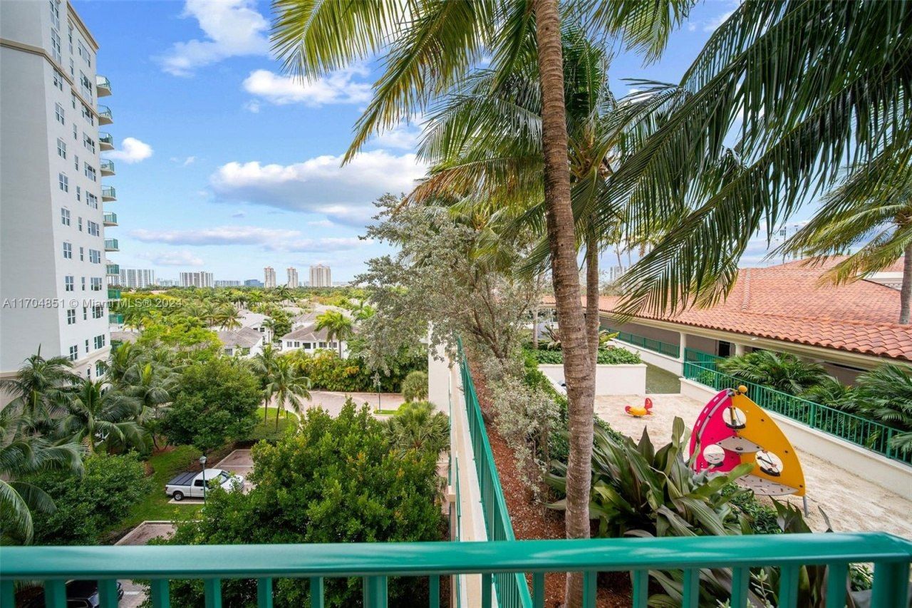 19900 E Country Club Dr, Unit 610, Aventura, FL 33180 Photo