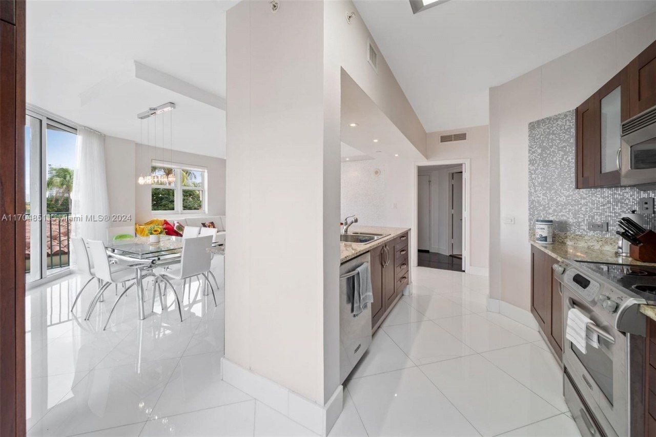 19900 E Country Club Dr, Unit 610, Aventura, FL 33180 Photo