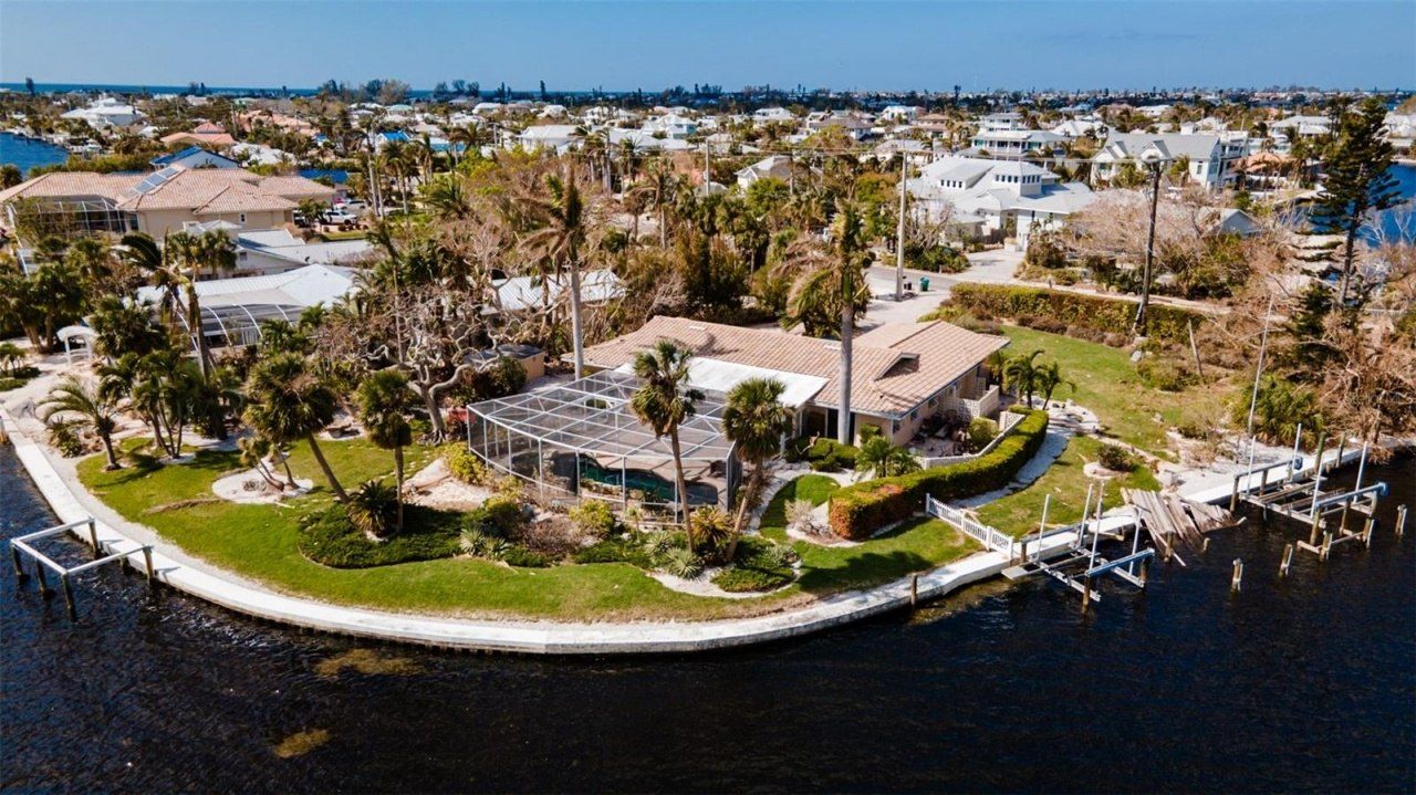 543 Key Royale Drive, Holmes Beach, FL 34217 Photo