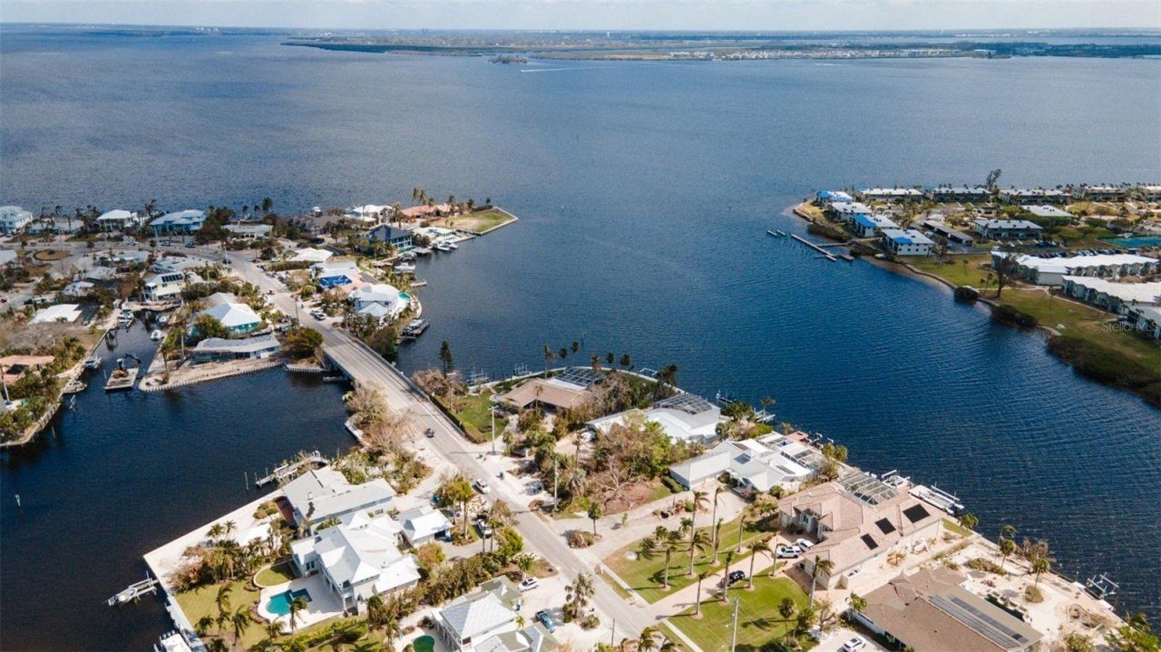 543 Key Royale Drive, Holmes Beach, FL 34217 Photo