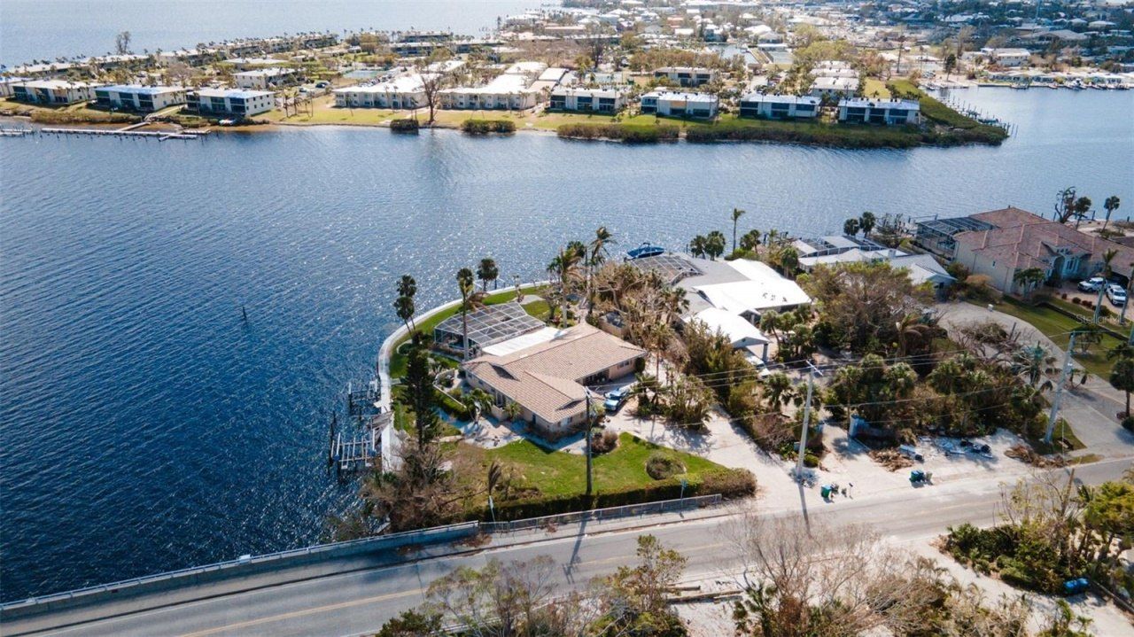 543 Key Royale Drive, Holmes Beach, FL 34217 Photo