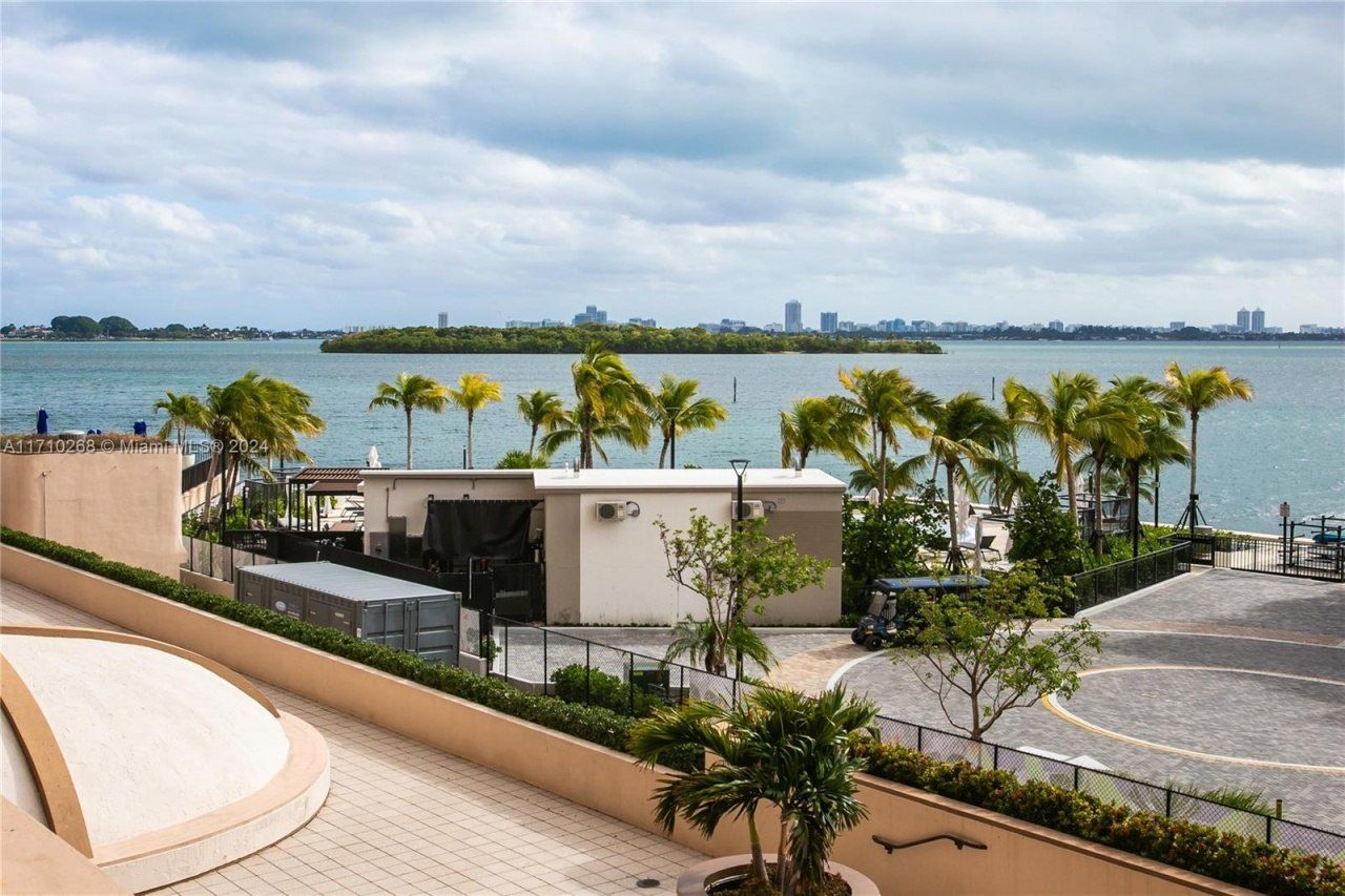 1800 NE 114th St, Unit 406, Miami, FL 33181 Photo