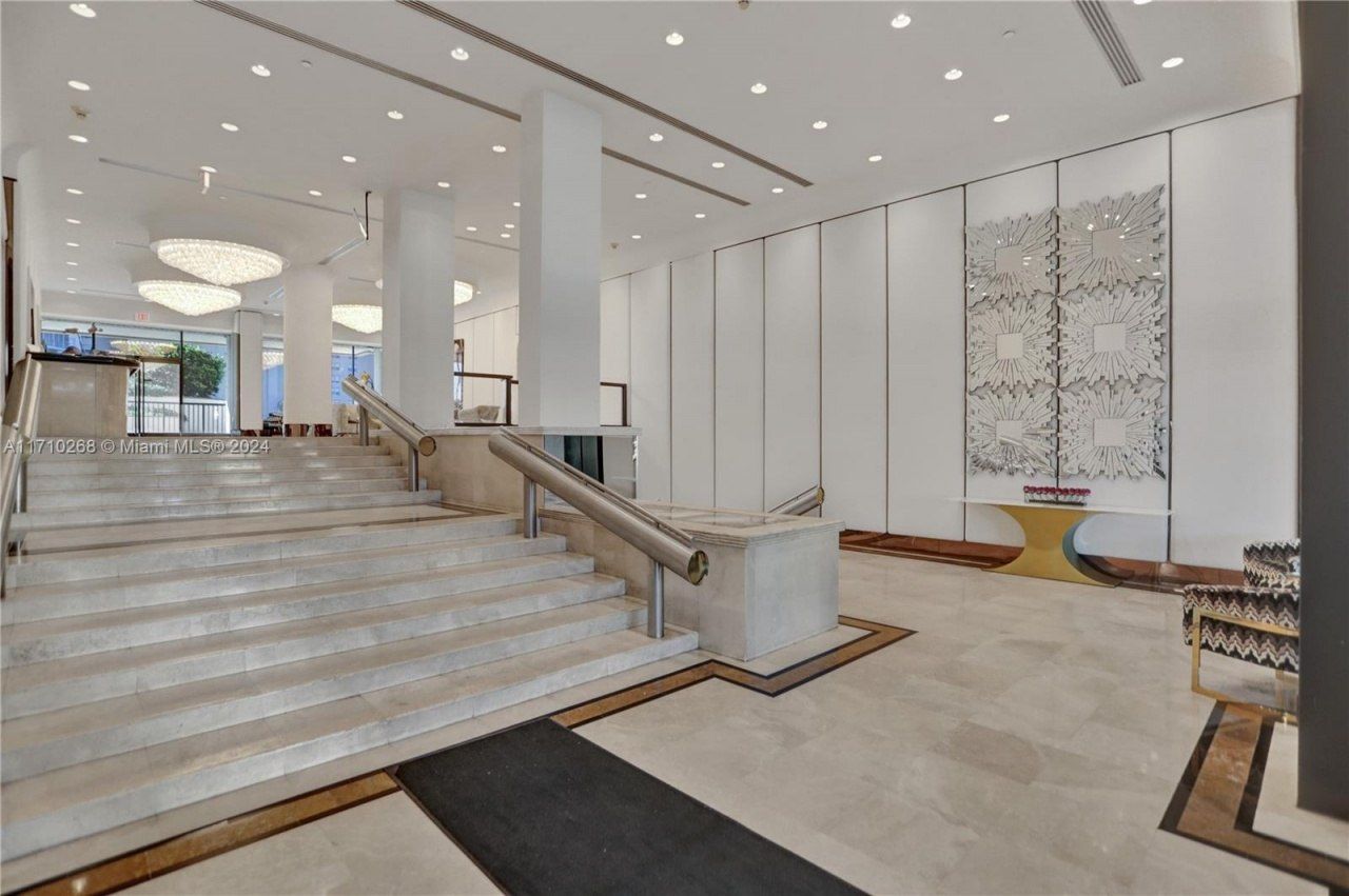 1800 NE 114th St, Unit 406, Miami, FL 33181 Photo