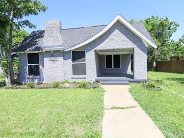 2208 N Sylvania Avenue, Fort Worth, TX 76111