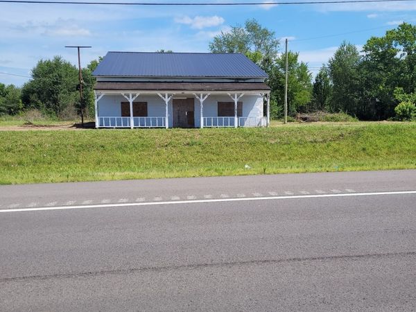 2816 Highway 43 S, Leoma, TN 38468