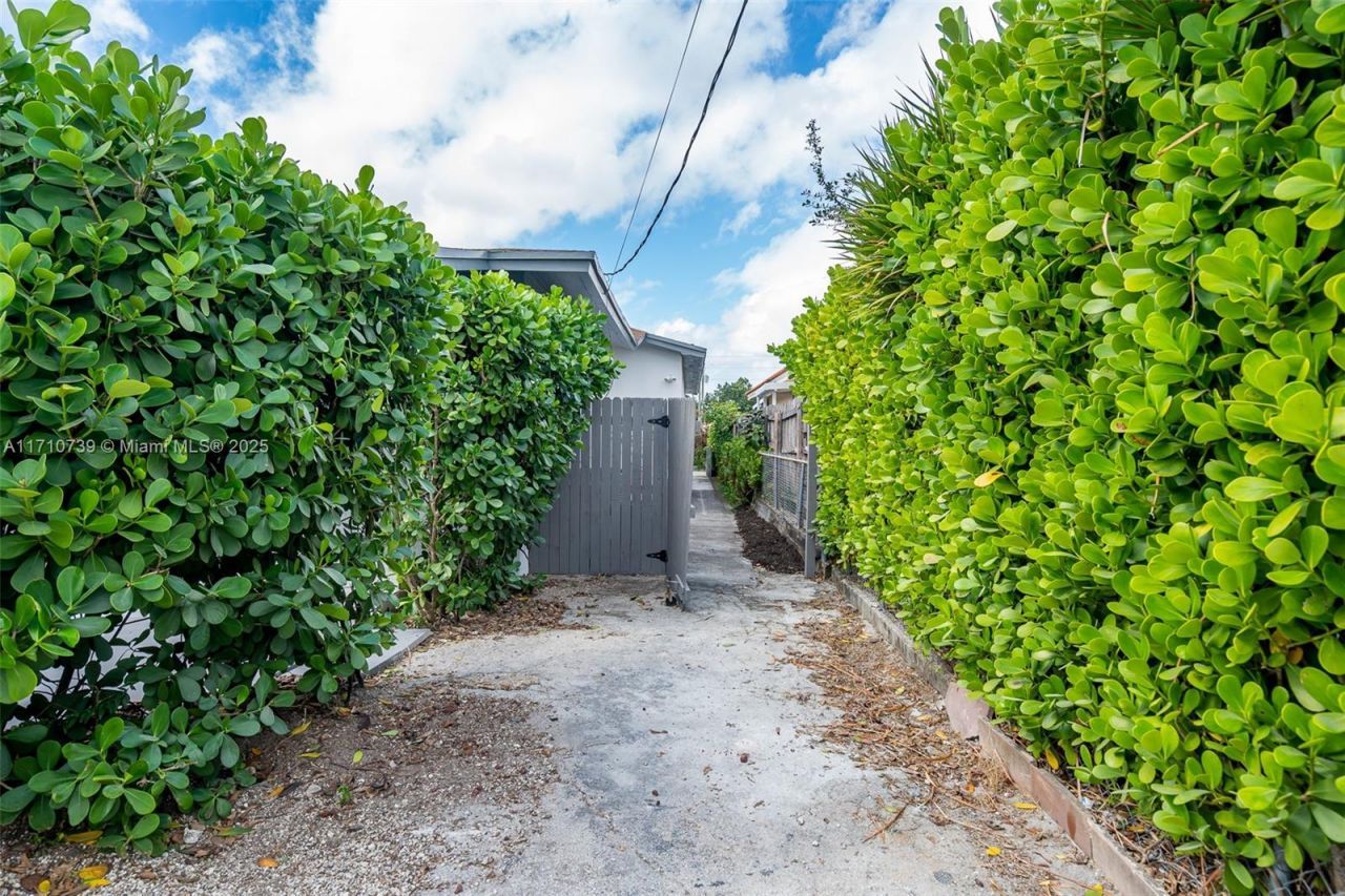 2230 SW 60th Ct, Miami, FL 33155 Photo