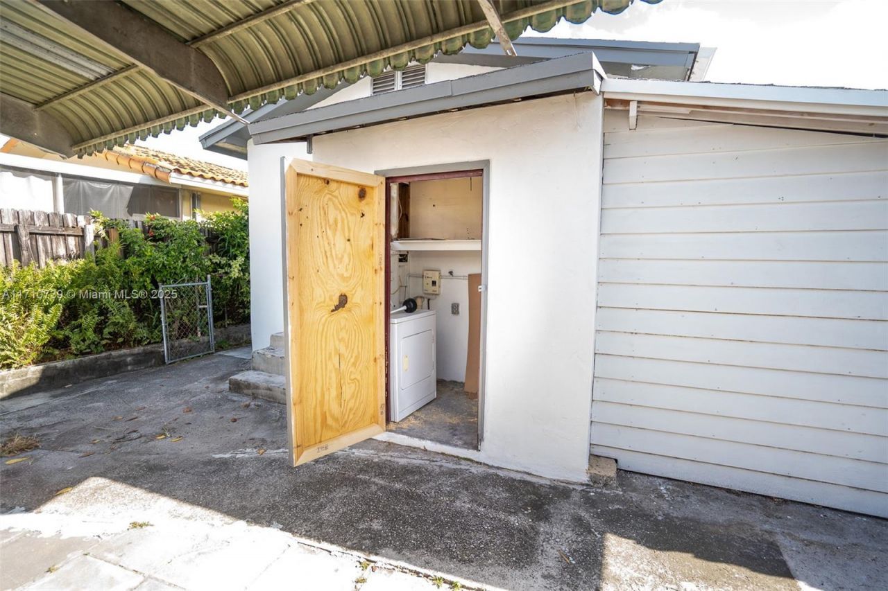 2230 SW 60th Ct, Miami, FL 33155 Photo