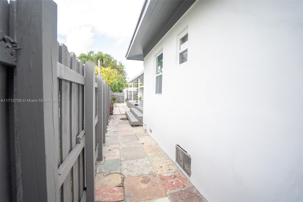 2230 SW 60th Ct, Miami, FL 33155 Photo