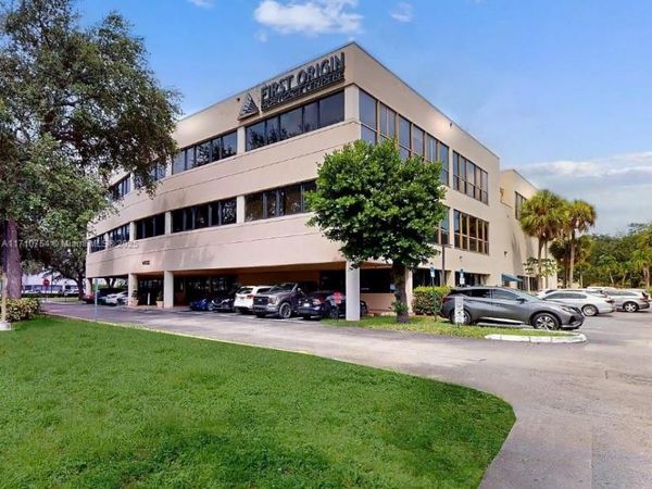 14100 Palmetto Frntg Rd, Unit 310, Miami Lakes, FL 33016