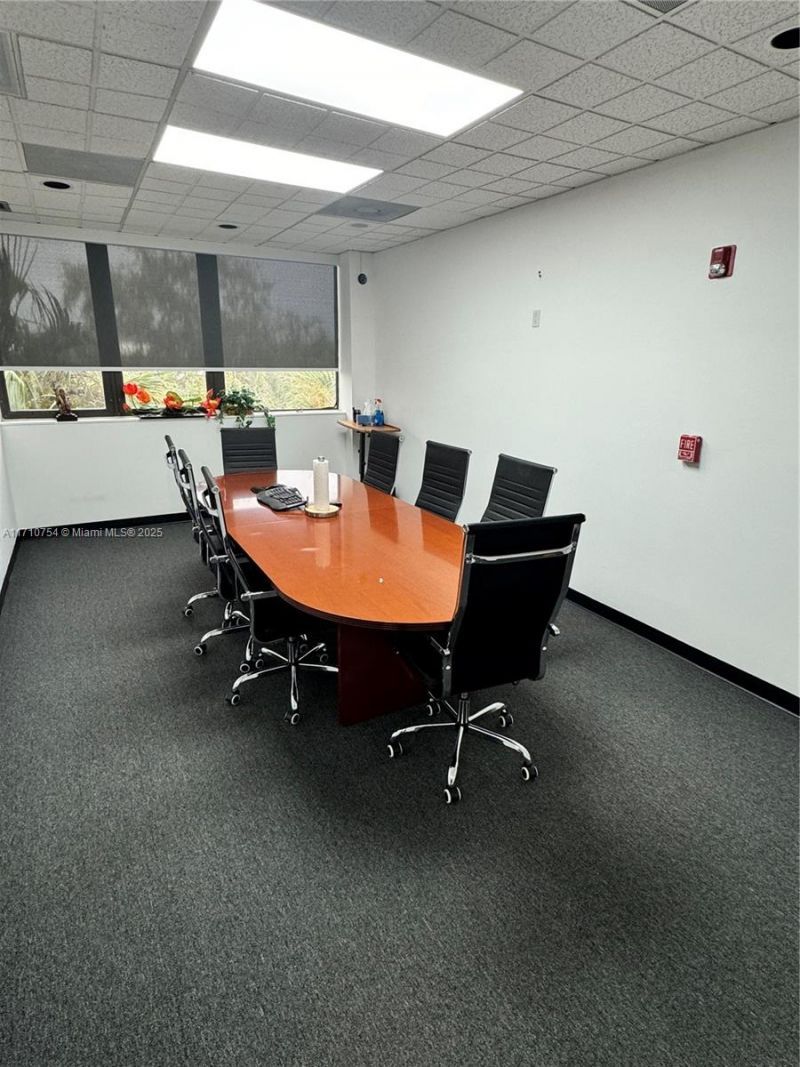 14100 Palmetto Frntg Rd, Unit 310, Miami Lakes, FL 33016 Photo