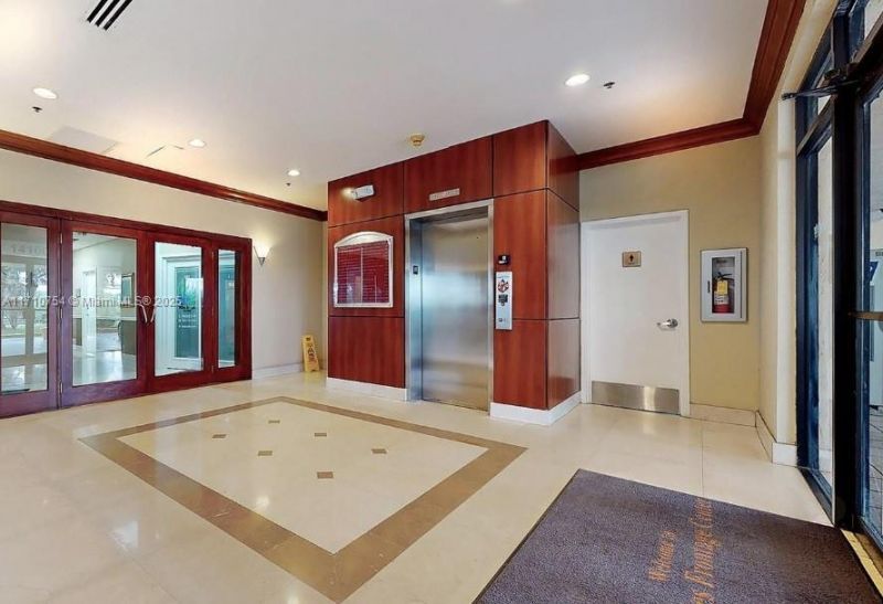 14100 Palmetto Frntg Rd, Unit 310, Miami Lakes, FL 33016 Photo