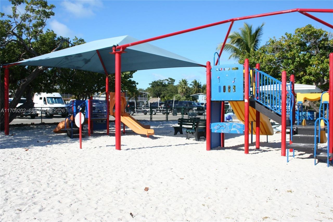 230 Antigua Rd, Key Largo, FL 33070 Photo