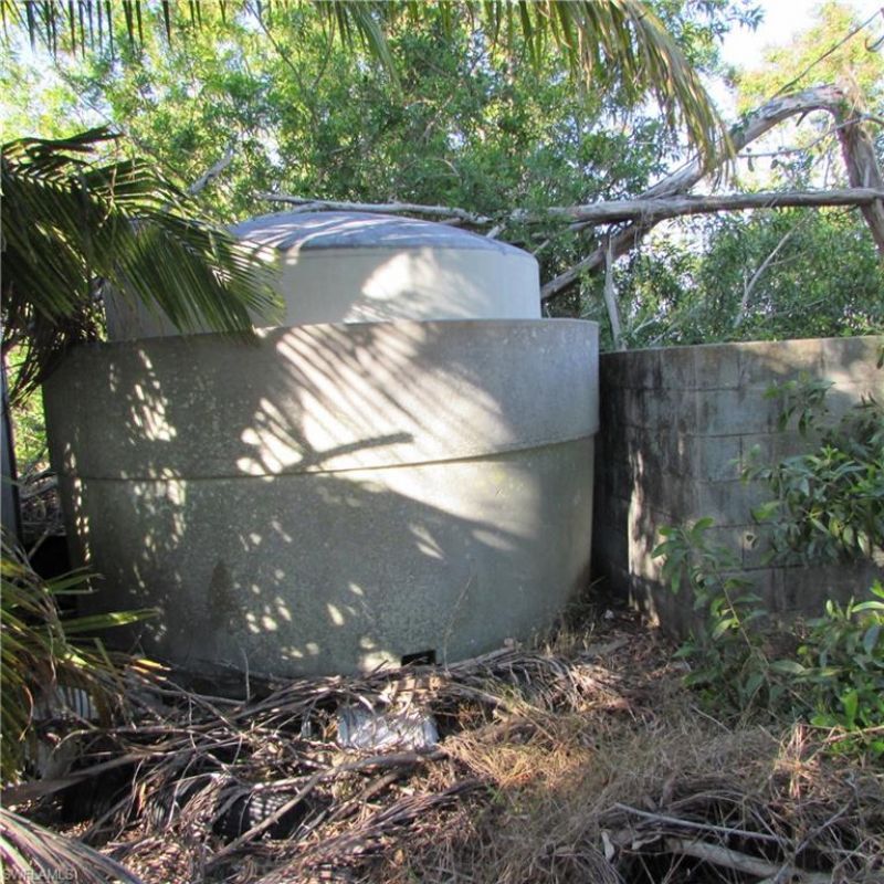 10011 Stringfellow Rd, Saint James City, FL 33956 Photo