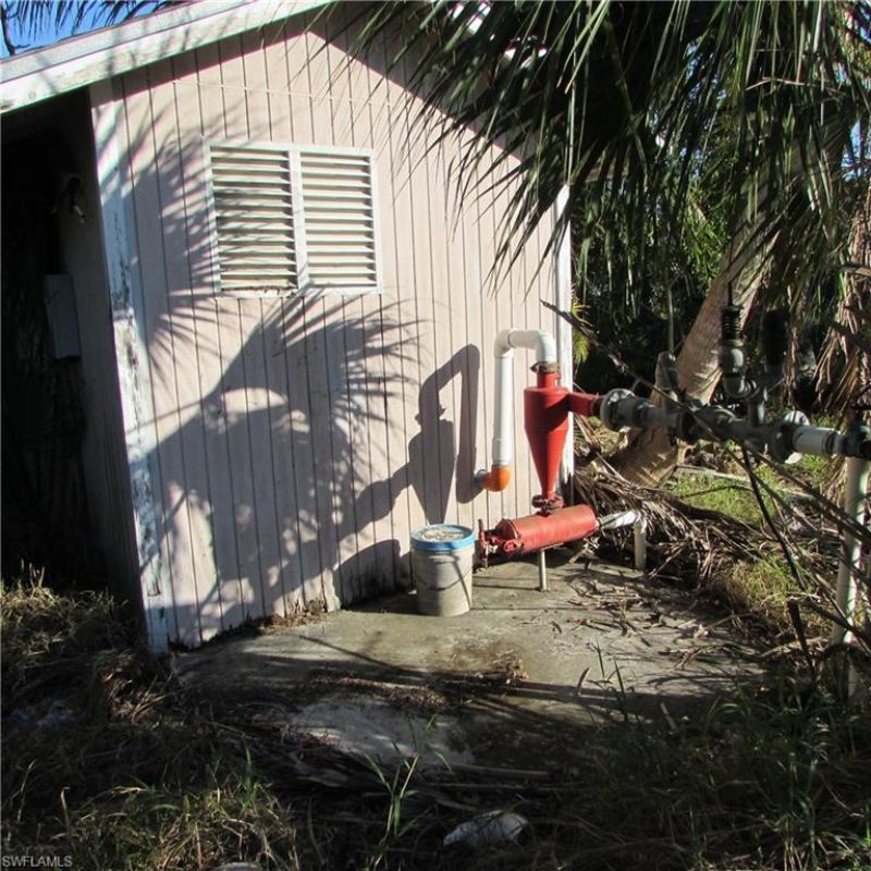 10011 Stringfellow Rd, Saint James City, FL 33956 Photo