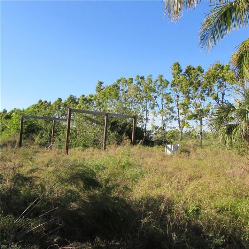 10011 Stringfellow Rd, Saint James City, FL 33956 Photo