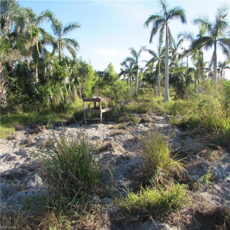 10011 Stringfellow Rd, Saint James City, FL 33956 Photo