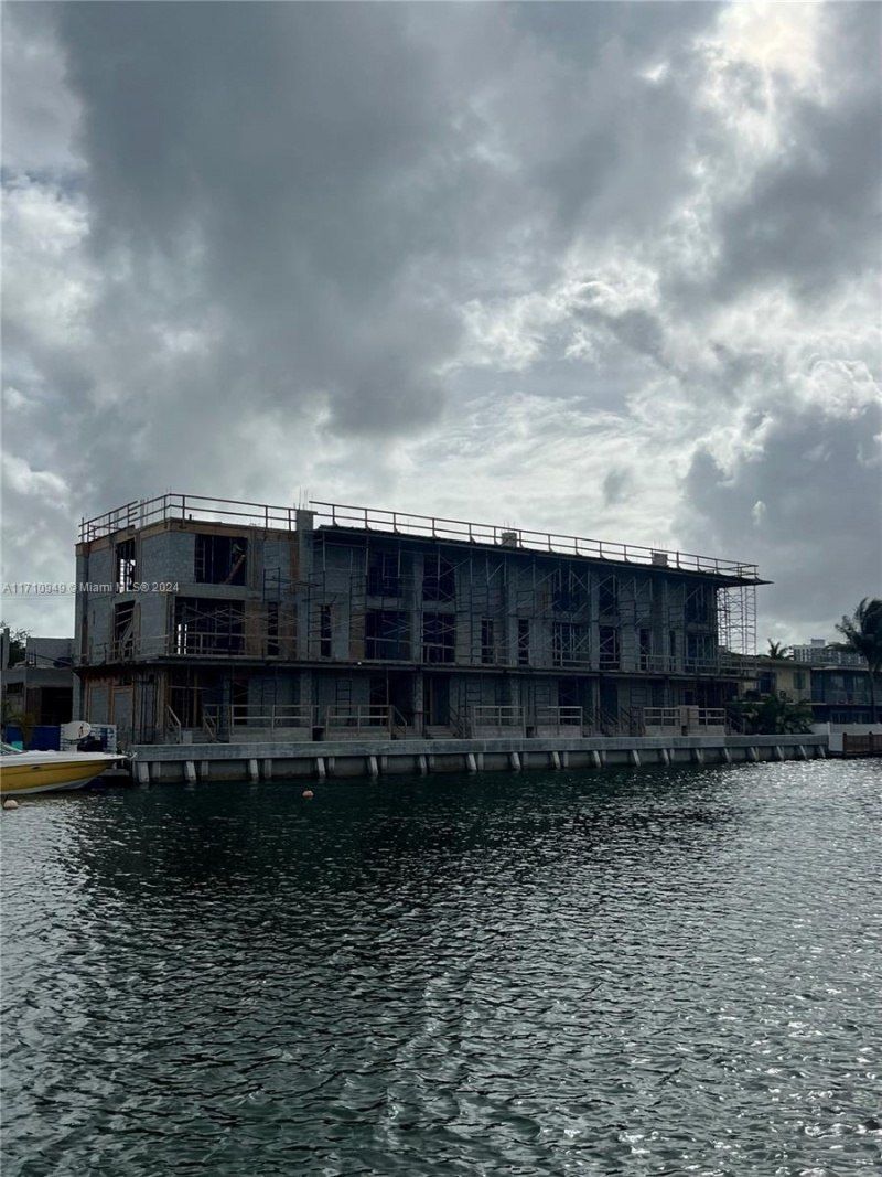 2005 Calais Dr, Unit 7, Miami Beach, FL 33141 Photo