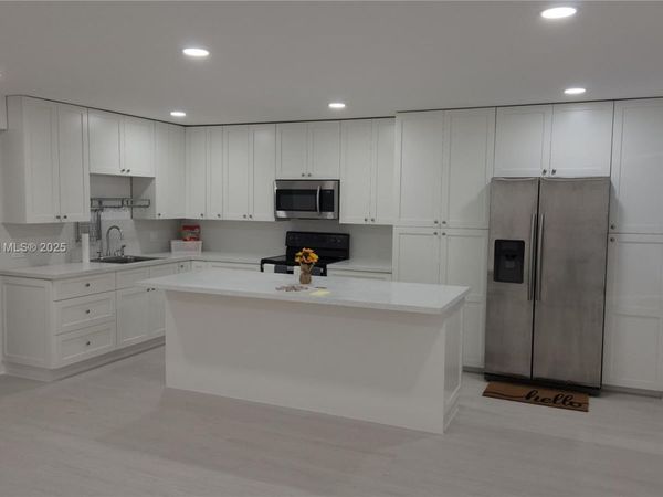 13455 SW 9th Ct, Unit 113J, Pembroke Pines, FL 33027